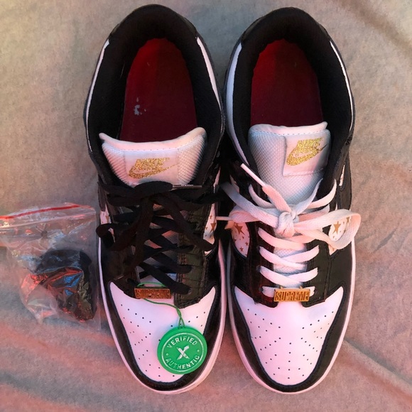 COPY - Nike Dunk Low Supreme Stars Black - Picture 2 of 8